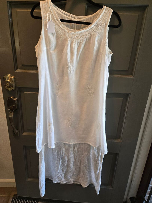 Dress cream sleeveless layered