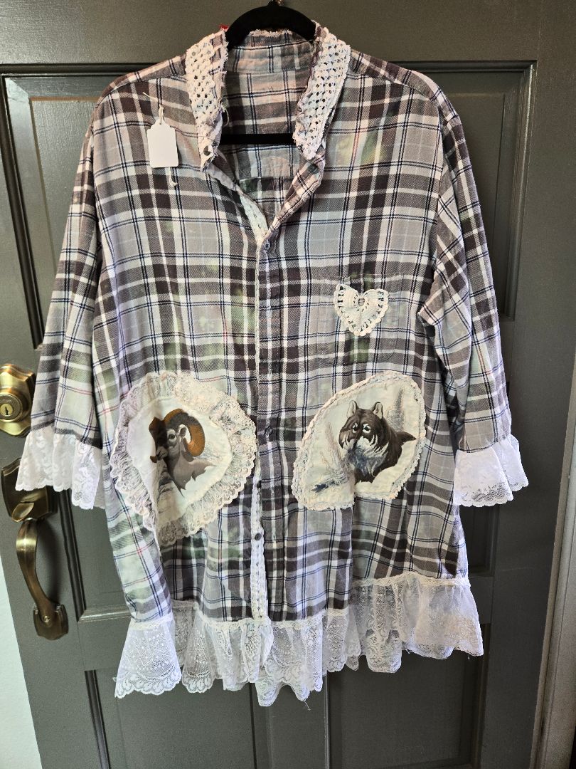 Shirt gray flannel w animals and lace