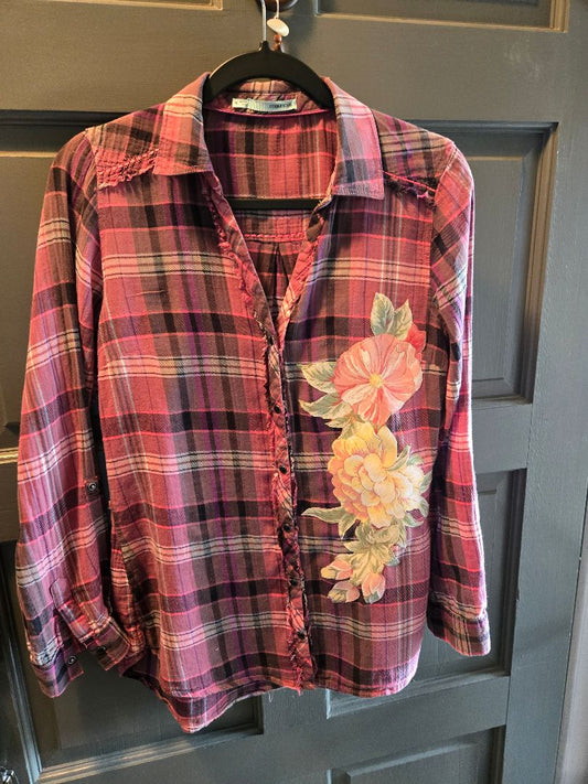 shirt flannel w flower applique