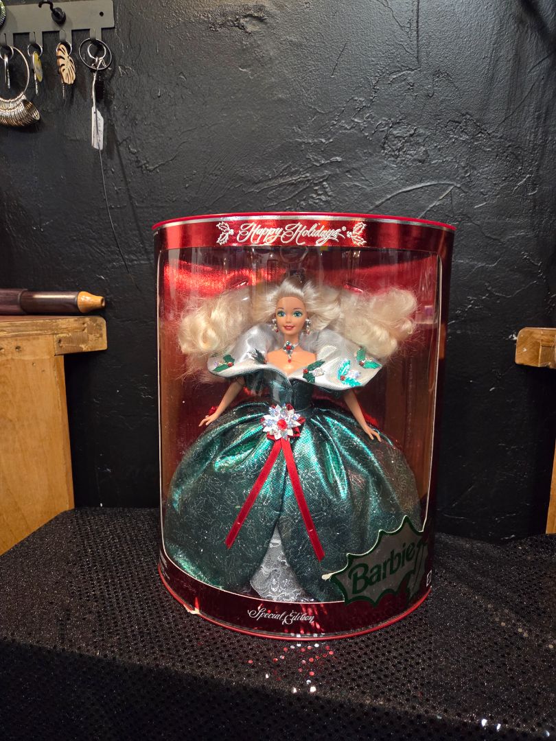 1995 Happy Holidays Special Edition Barbie Doll