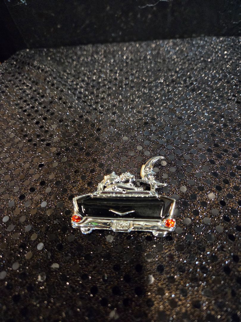Vintage AJC Signed Cat Lovers in Old Chevy w/moon silver ton brooch