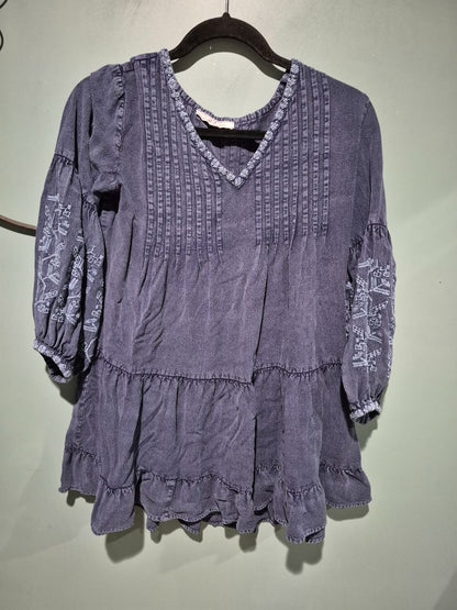 Solitaire Dress Blue Chambray V Neck (sz M)