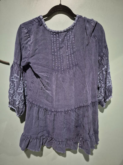 Solitaire Dress Blue Chambray V Neck (sz M)