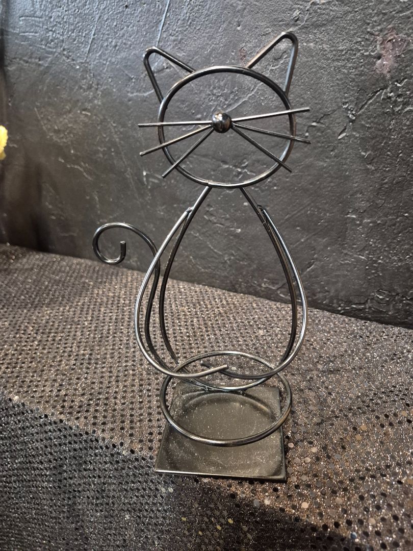 Metal wire Cat Candle or Plant Holder