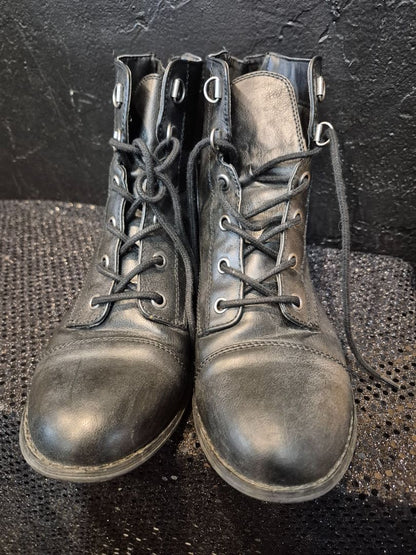 Guess Black Boots (sz 8)