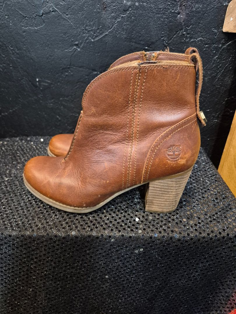 Timberland Earth Keeper Brown (sz 6)