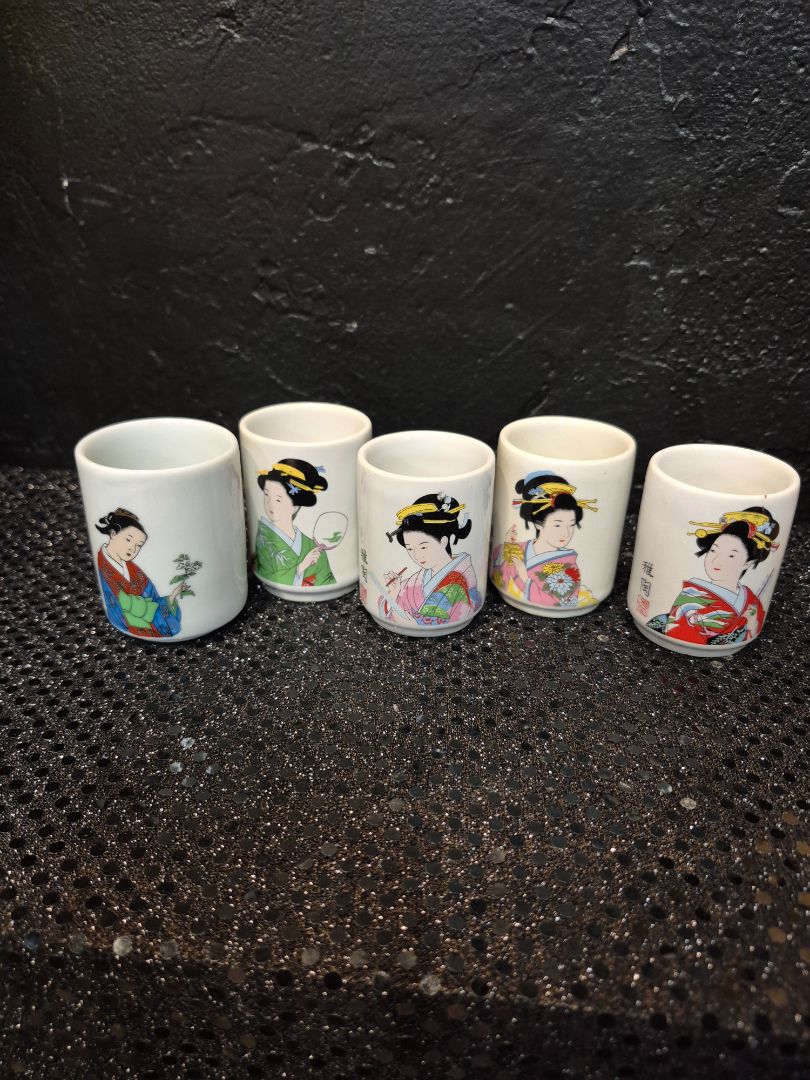 Vintage Geisha Girl Print Sake/Tea Cup Set of 5
