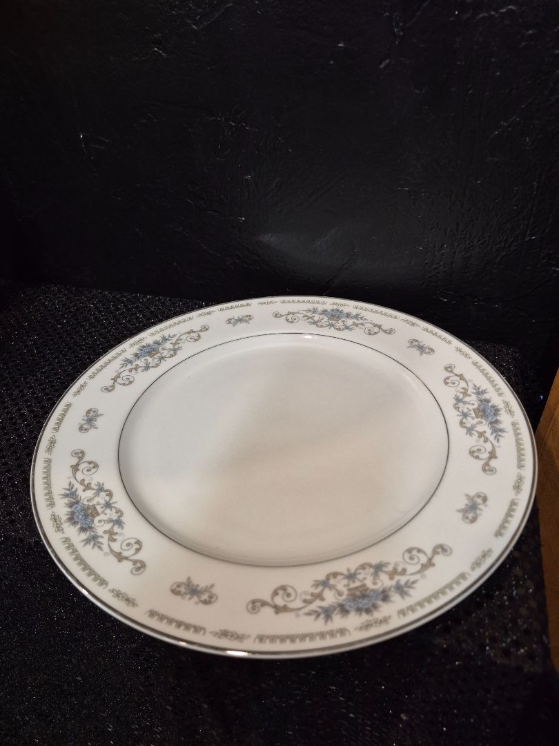 Diane Dinner Plate Fine China of Japan