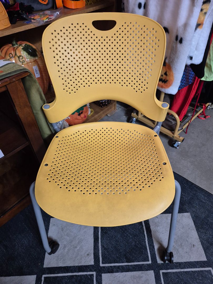 Herman Miller Caper Rolling chair