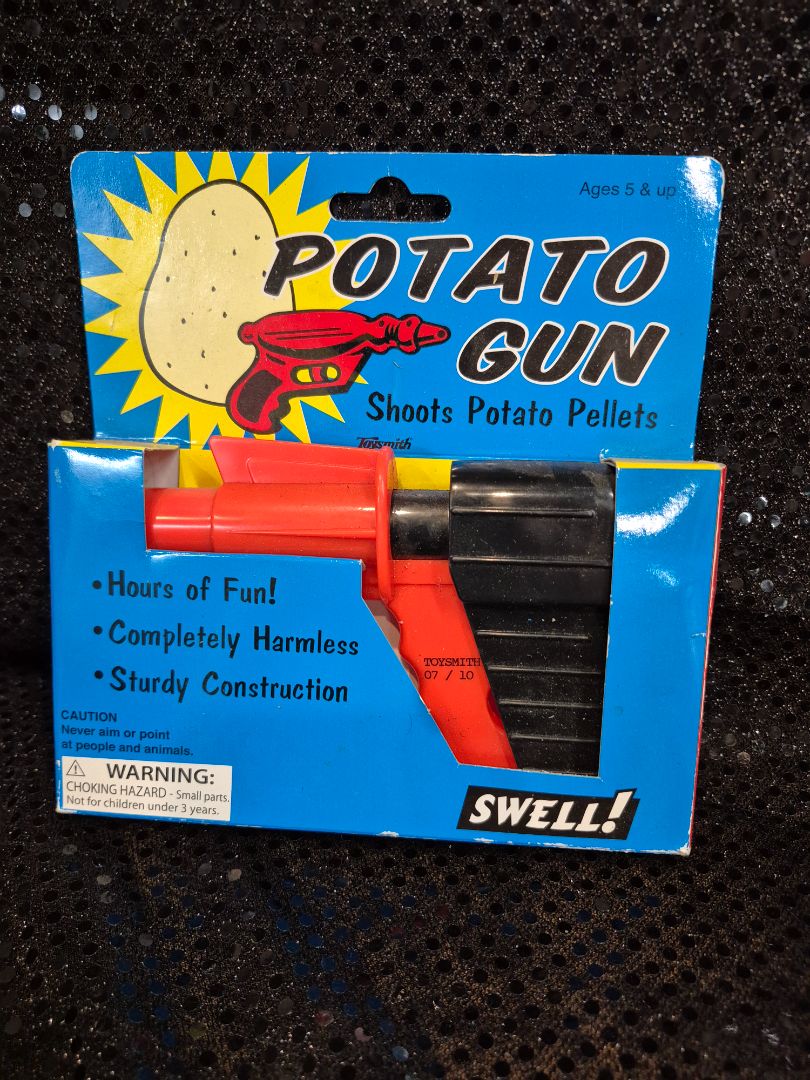 Toysmith Plastic toy Potato Gun Shoots Pellets