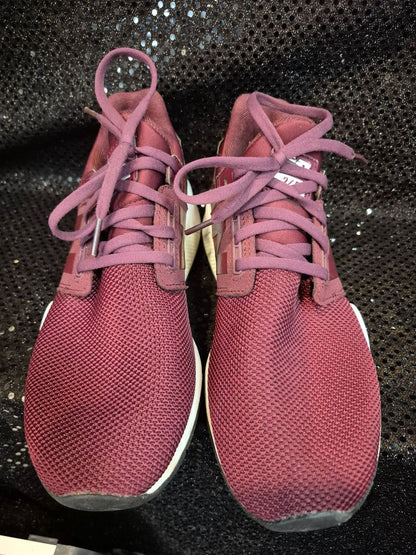 New Balance 247 size 7.5 Womens Burgundy classic Lace up Running shoes