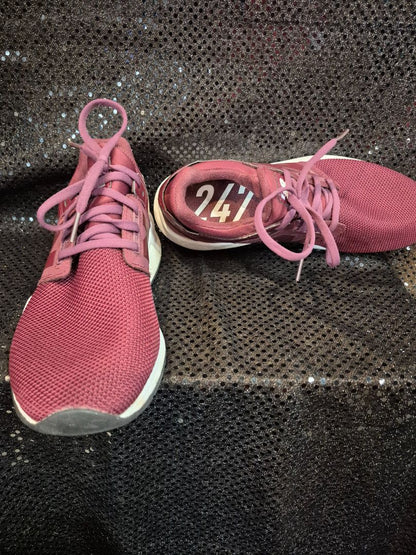 New Balance 247 size 7.5 Womens Burgundy classic Lace up Running shoes