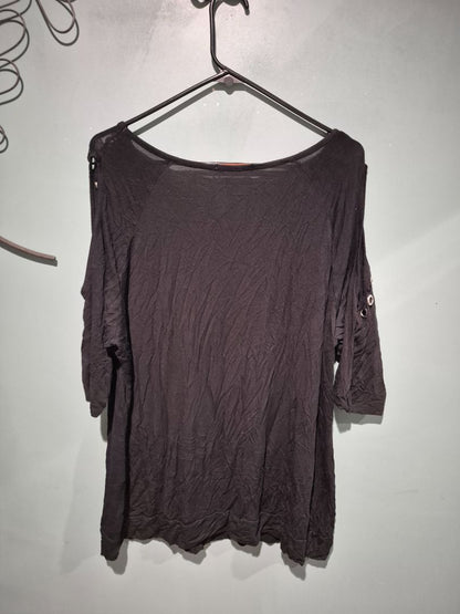 Belldini 3/4 sleeve 2X Black Top with Grommets