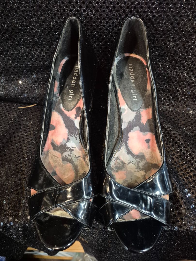 Madden Girl 8.5/9 Black Patent Heels Open Toe