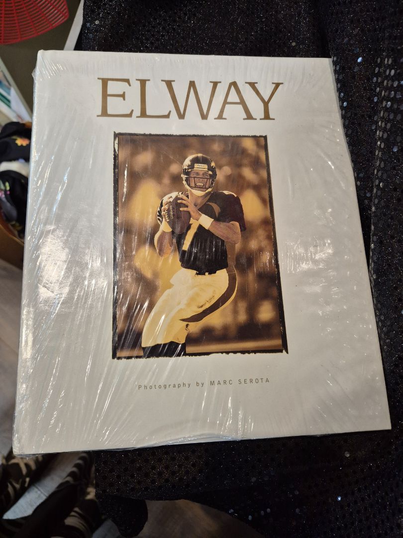 Elway by Elway Benchmark Press