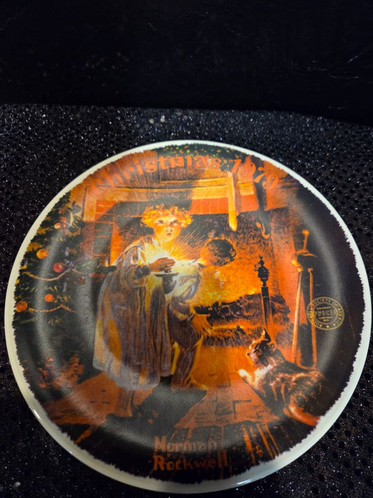 Vintage Norman Rockwell 1979 Christmas Plate "Somebody's up there"