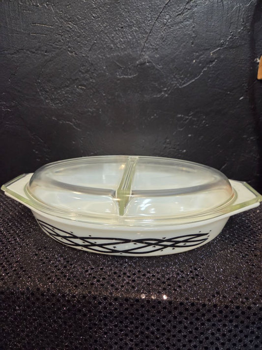 Vintage Pyrex 1.5 Q Divided Dish Promo 1958 Barbed Wired Design
