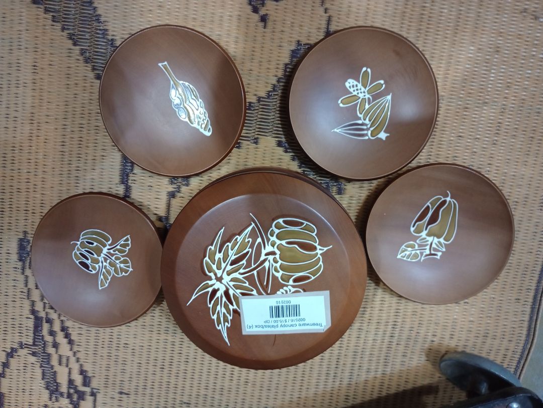 Treenware canopy plates/box (4)