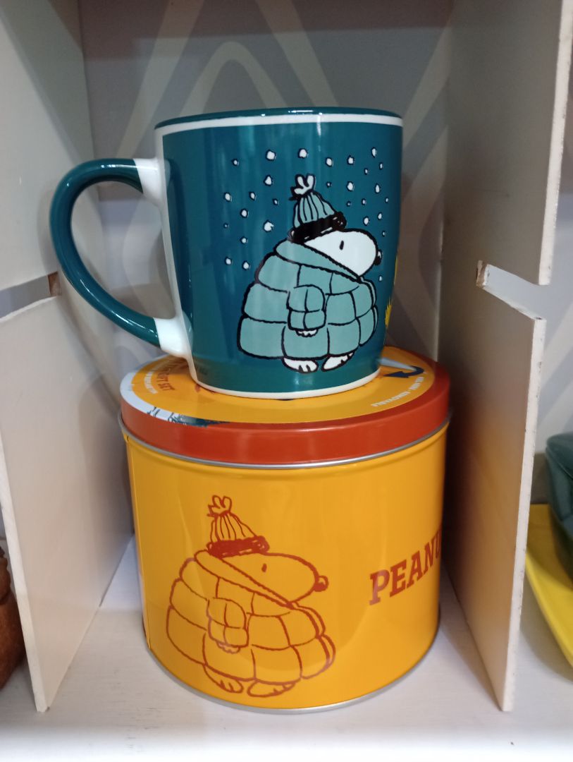 Snoopy Warm & Cozy mug in Tin NWT