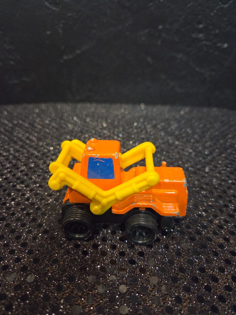 Vintage 1979 Mattel First Wheels Orange Die-cast Forklift missing front piece