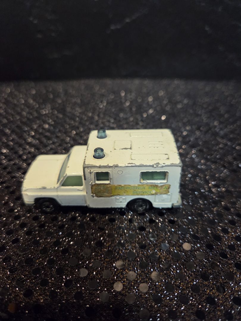 Matchbox Lesney Superfast England Ambulance #41 White Emergency Medical Service