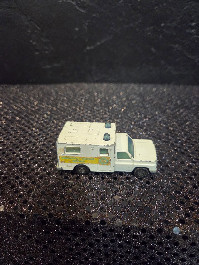 Matchbox Lesney Superfast England Ambulance #41 White Emergency Medical Service