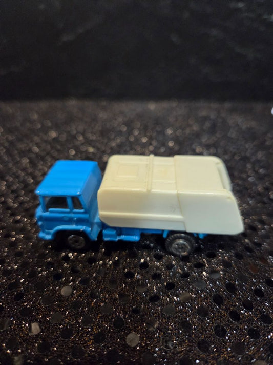 Diecast Garbage Truck by Yatming