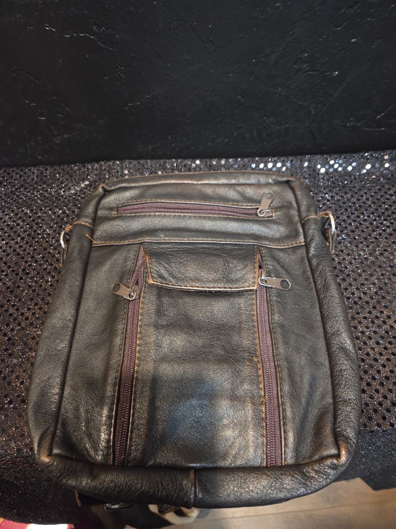 Clothing & Accessories Brown Leather Handbag
