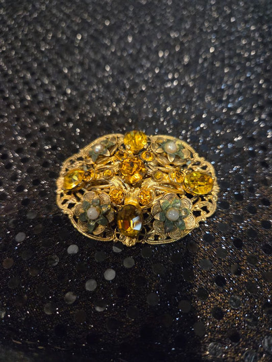 Vintage Gold toned Filigree and Rhinestone Brooch