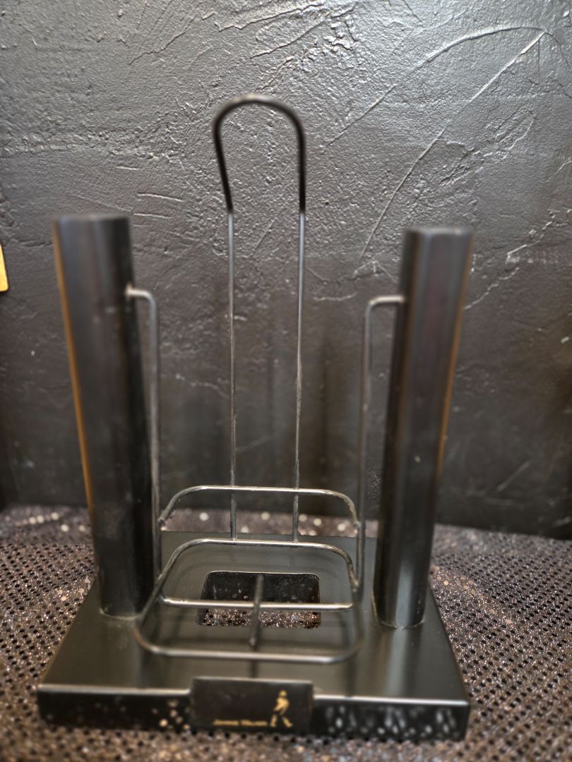 Johnny Walker Black Swing Cradle
