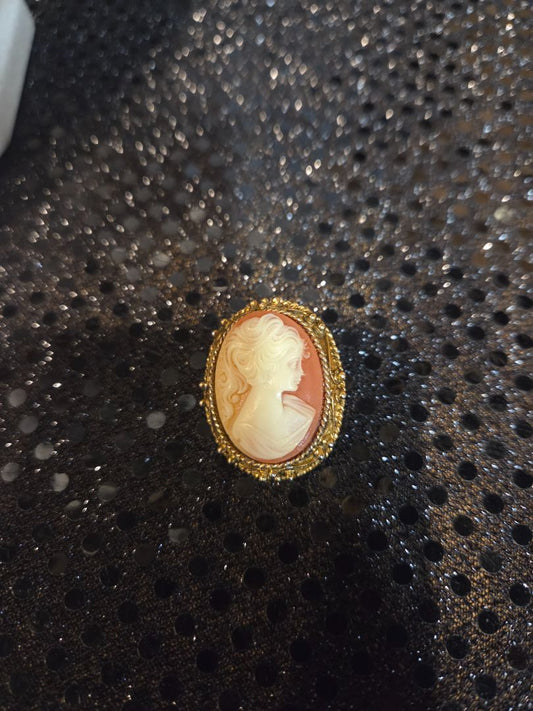 Vintage Cameo Lady Brooch