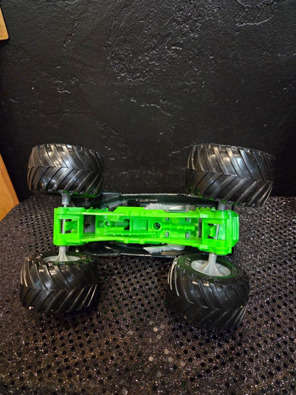 Monster Jam Grave Digger 40th Anniversary Monster Truck 8"