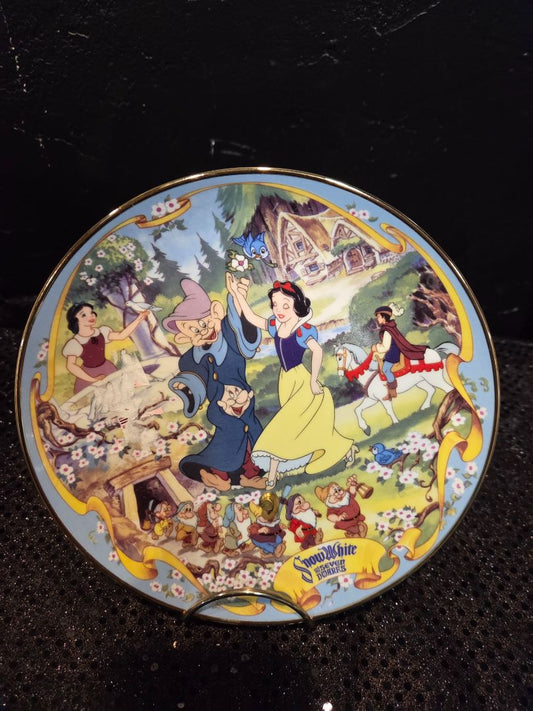 Bradford Snow White Musical Plate