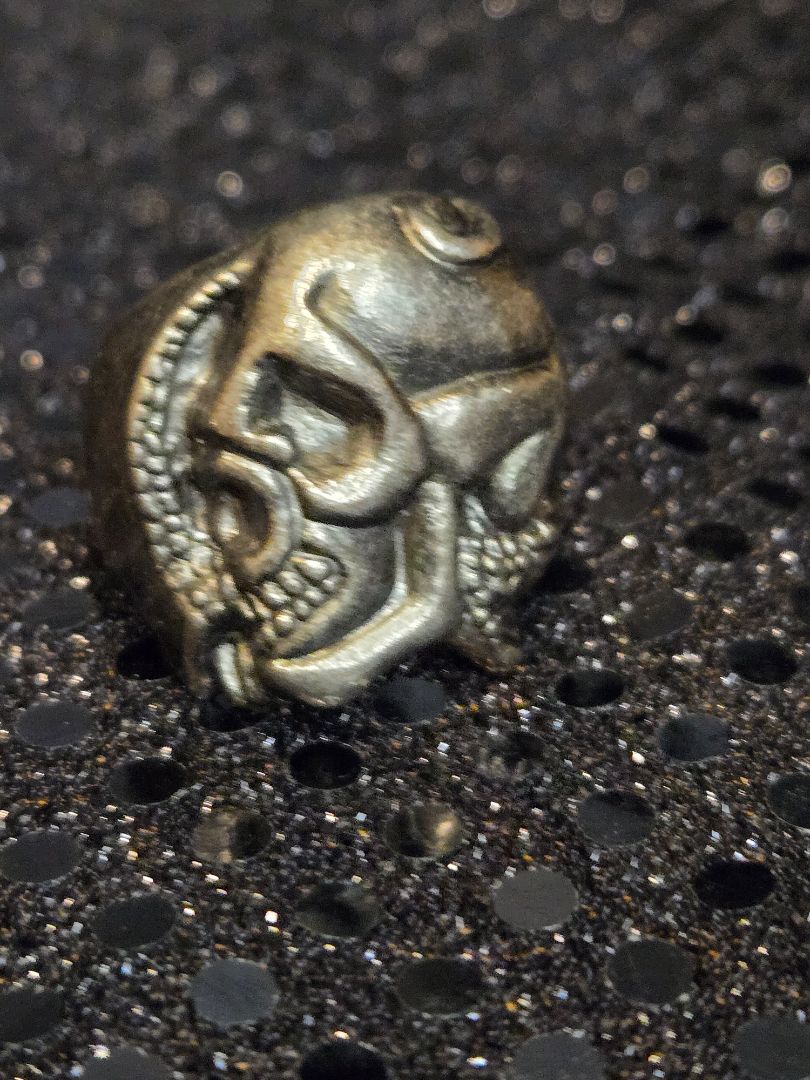 Wht bronze  Biker skull an serpant white bronze ring