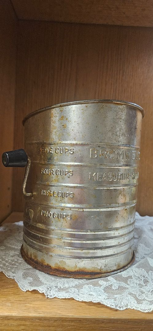 Vintage Bromwell’s Measuring Flour Sifter 3 Cup