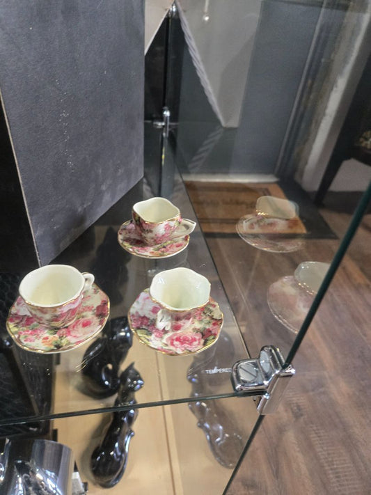 Pink and Gold Braum Set of 3 minature tea cups, Mini