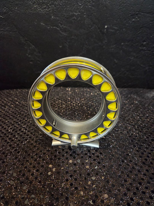 Grizzly Tobacco Trout Fly Reel Dip Can Holder