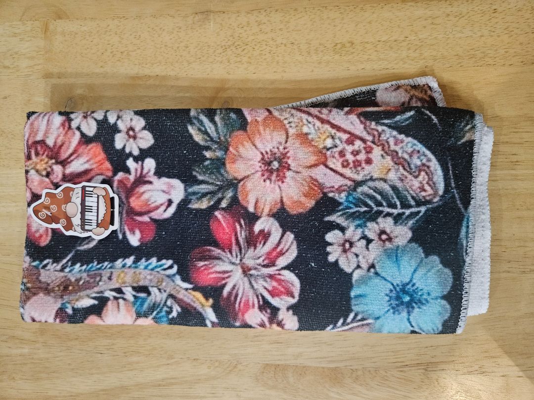 Small Flowers Microfiber towels Intricate design