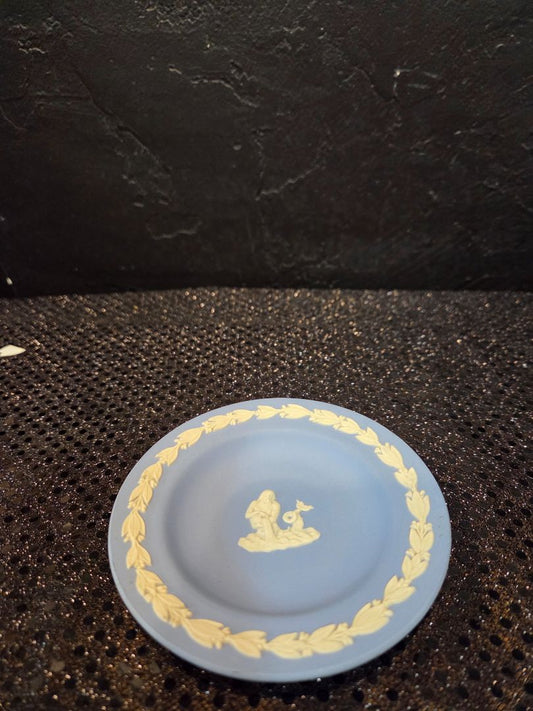 Vintage Wedgwood Jasper Zodiac Aquarius trinket dish