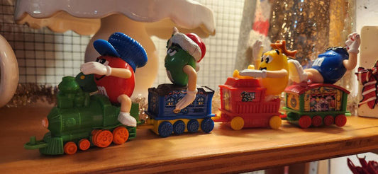 M & M Train set - 4 pieces including engine and caboose