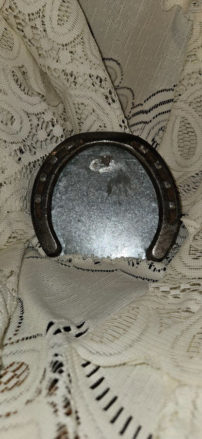 Horseshoe picture frame