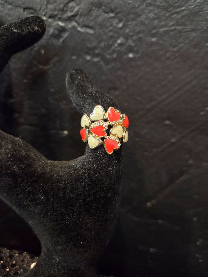 Avon 2013 Embellished Heart ring sz 6.5