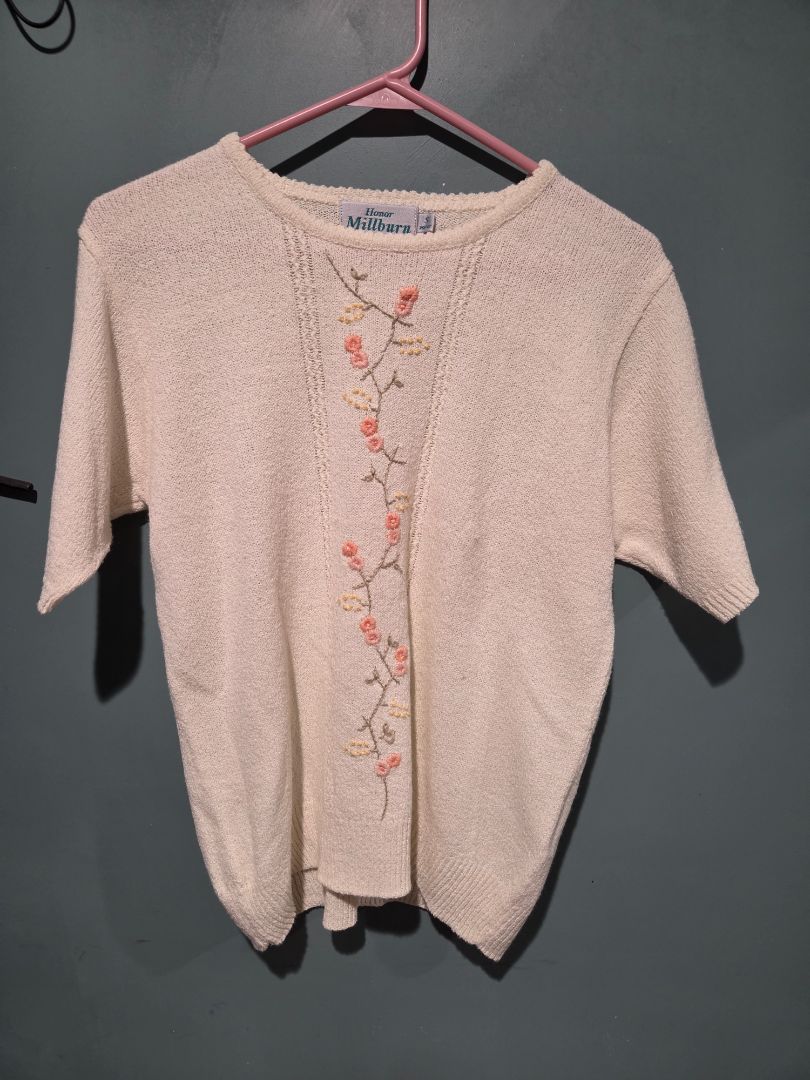 Honor Millburn Sweater (sz S)