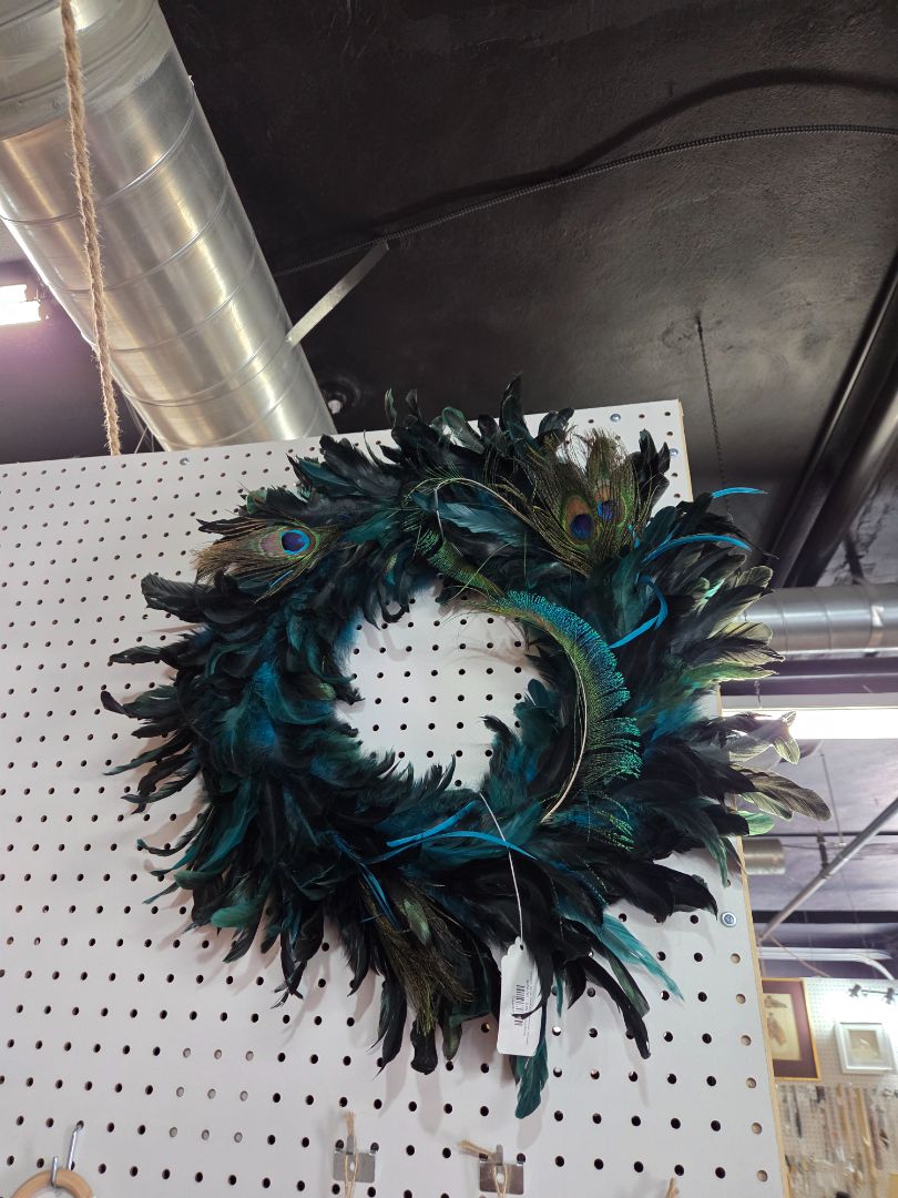 2R301 large peacock feather wreath