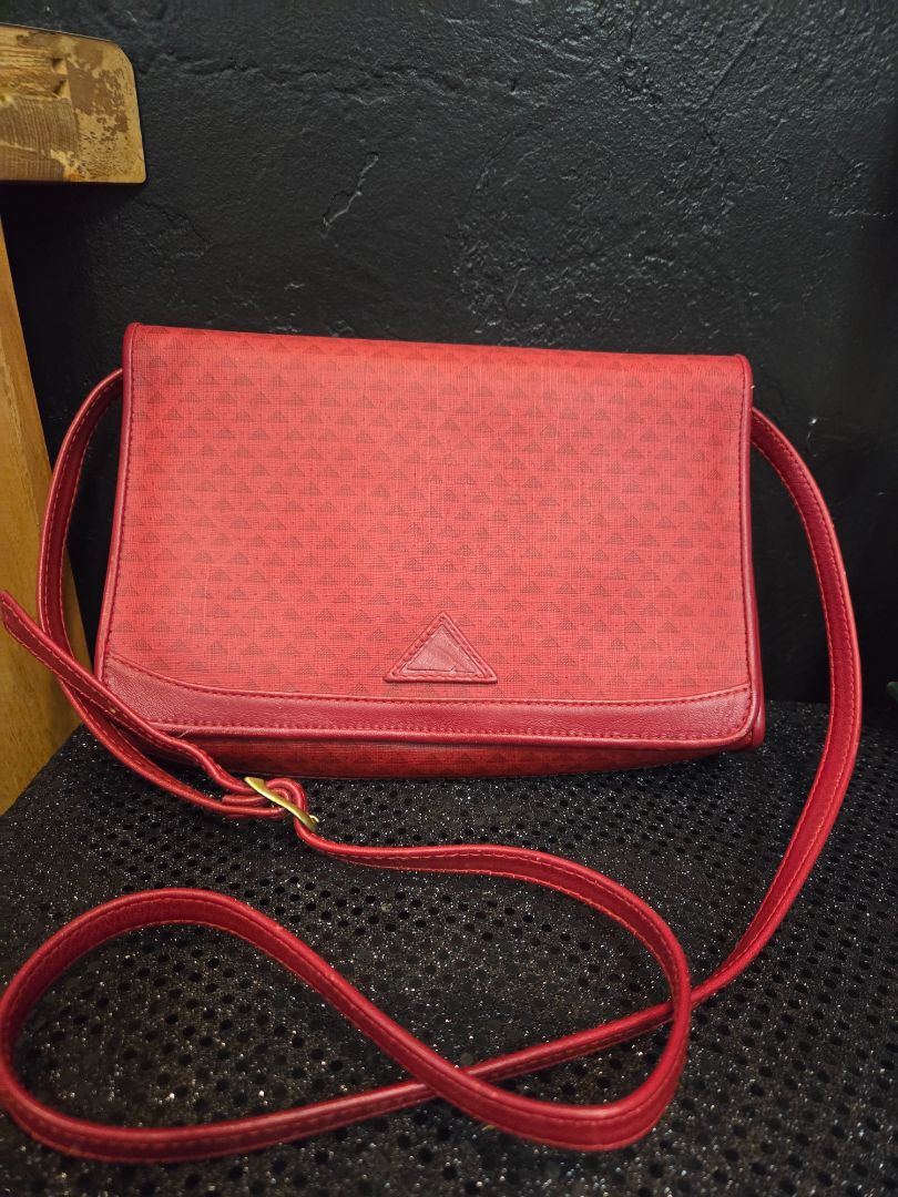 Vintage 1980's Liz Clairborne Red Leather Crossbody Bag
