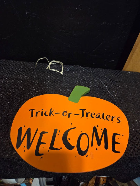 Trick Or Treat Welcome Sign