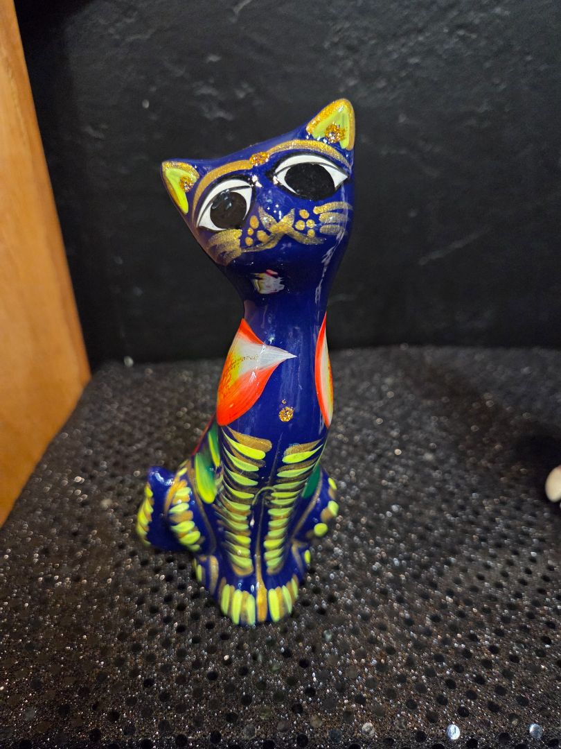 Mexican folk Art Pottery Cat