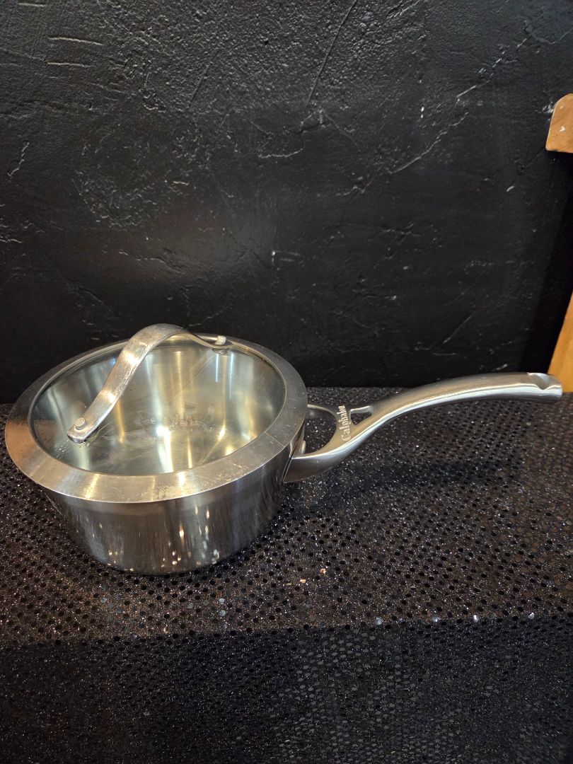 Calphalon Saucepan with lid