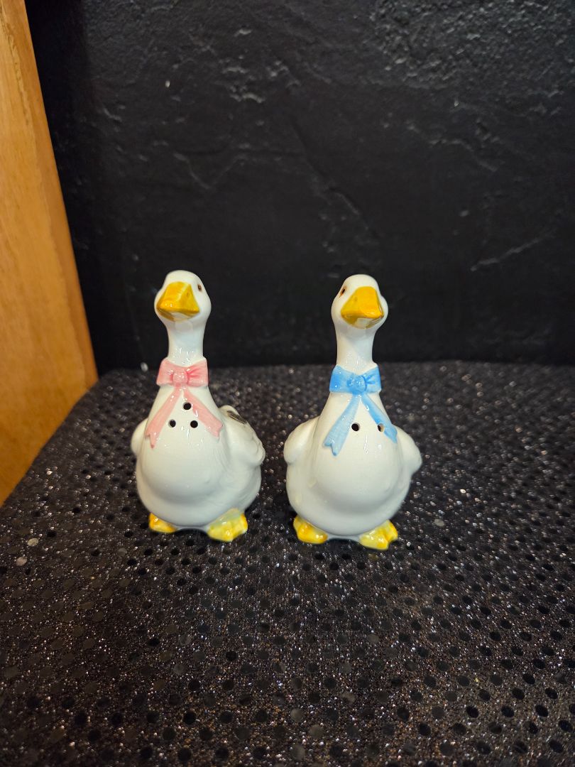 Vintage Porcelain Salt and Pepper Shakers Geese Design