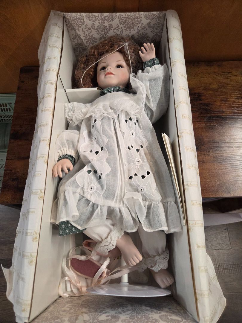 Ashton Drake Galleries "Katrina" doll from Beautiful Dreamers
